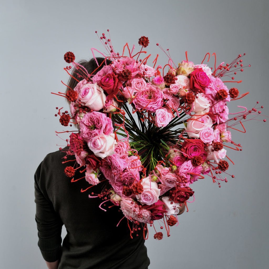 Большой букет в форме сердце