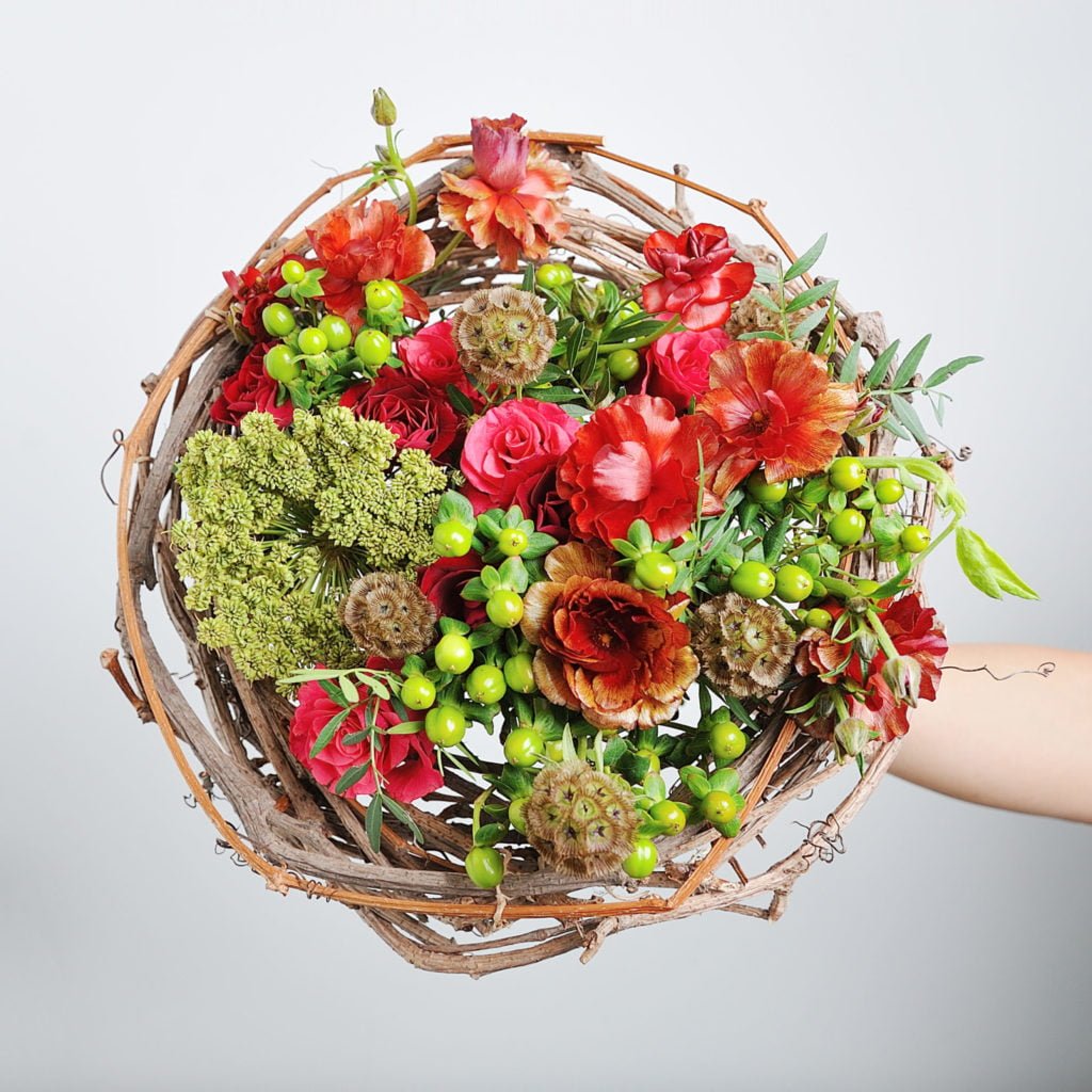 Каркасный букет созданный студентом в рамках курса "Профессия флорист". Фото @havikozoki