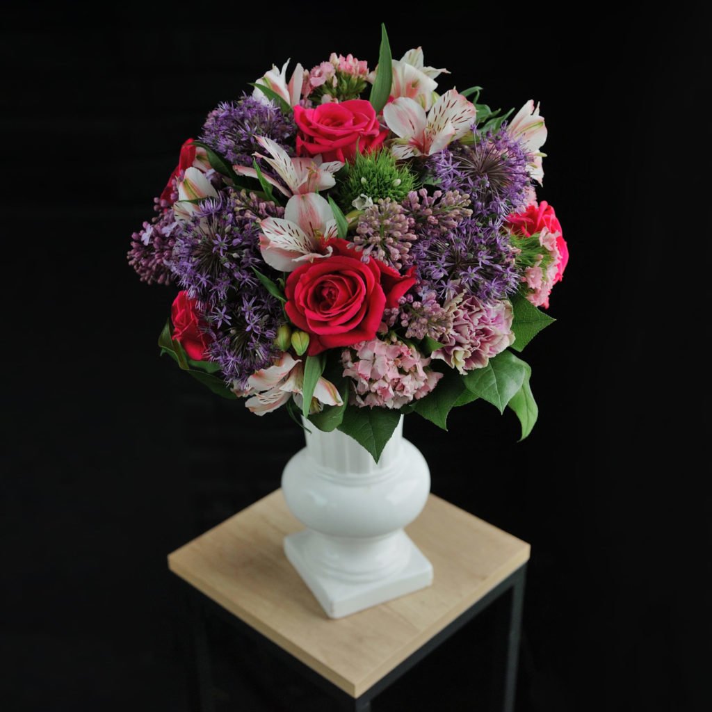 Первый букет с курса флористики "Профессия флорист". Фото @havikozoki