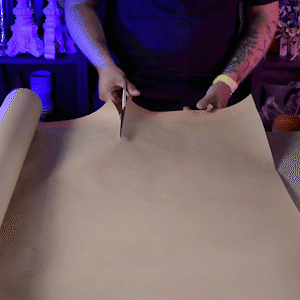 Круглый букет в упакованный в крафт-бумагу Подготовка заготовок из крафт-бумаги