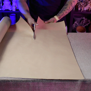 Режем крафт-бумагу Режем крафт-бумагу