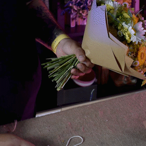 Обвязка букета при помощи шпагата Обвязка букета при помощи шпагата